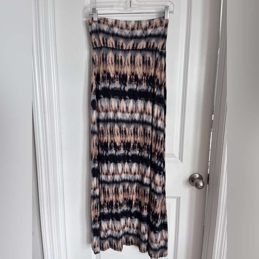 B Jewel Black and Tan Maxi Skirt size medium